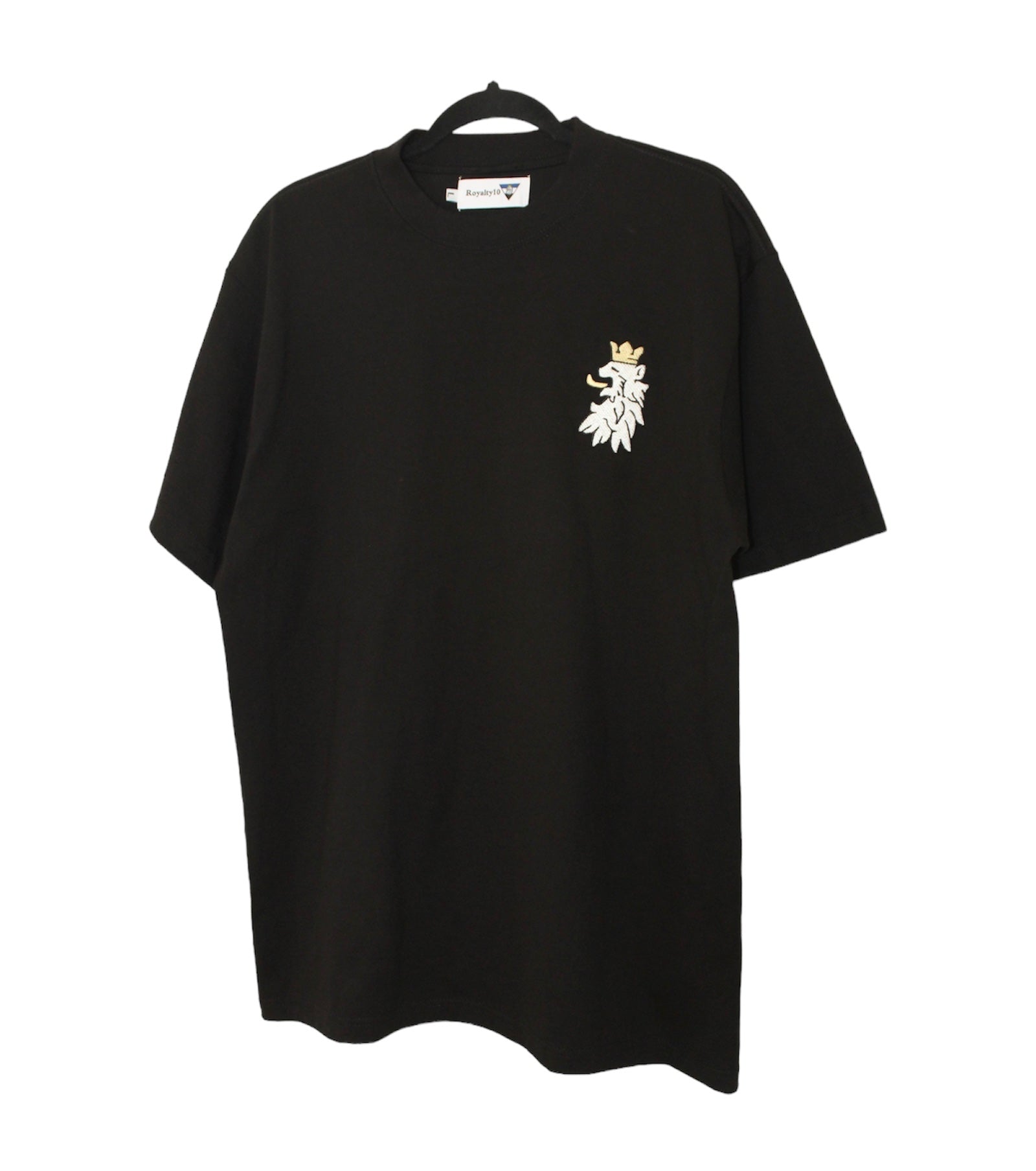 Royalty10 Leão Branco Embroidered Tee in Black: A sleek and stylish black tee from the exclusive Royalty10 collection, showcasing the iconic Leão Branco embroidered logo. This tee exudes sophistication and versatility, making it a wardrobe essential. Embrace a timeless and fashionable look with the Royalty10 Leão Branco Embroidered Tee in black.